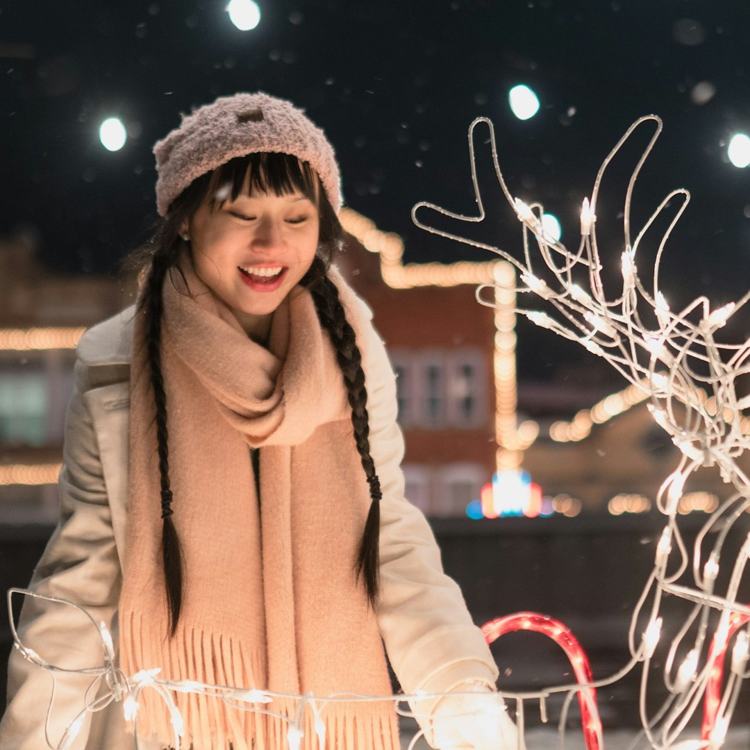 girl-is-celebrating-christmas